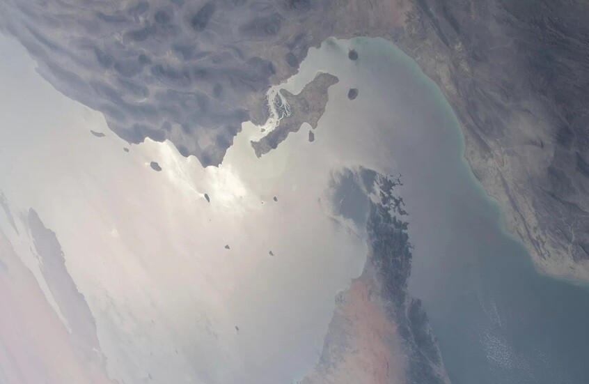 طهران:  مضيق هرمز تحت سيطرة الحرس الثوري الإيراني الكاملة وهو مغلق حاليا