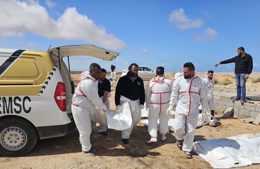 ليبيا.. العثور على 17 جثة لمهاجرين غربي ​العاصمة الليبية (صور)