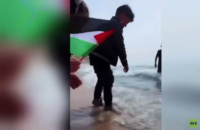 قطاع غزة.. فعاليات رمزية على شاطئ البحر تعبيرا عن معاناة الأطفال