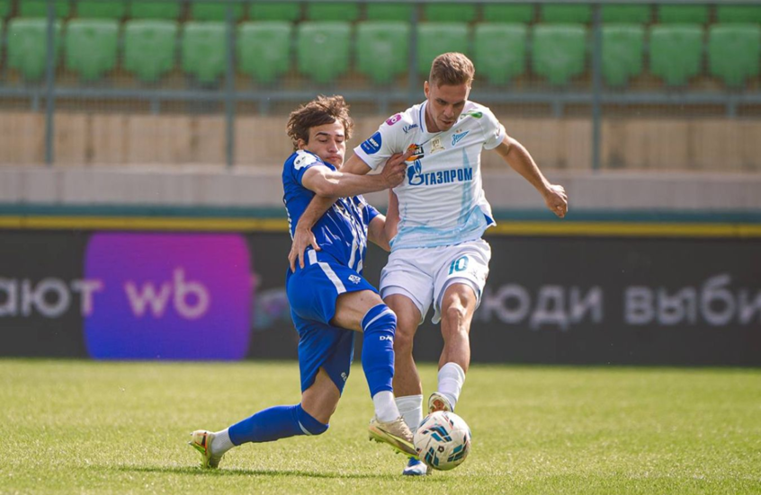 زينيت يهزم دينامو ماخاتشكالا ويصعد إلى صدارة الدوري الروسي