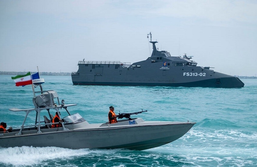 وكالة "مهر": قوة أمريكية تنسحب من منطقة مضيق هرمز بعد اشتباك مع الحرس الثوري