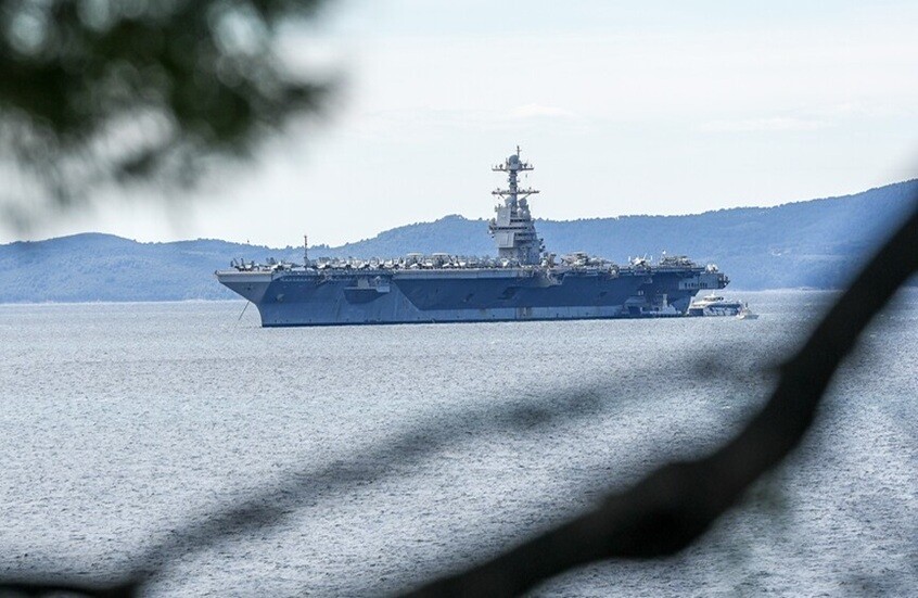 حاملة الطائرات الأمريكية "يو إس إس فورد" تعود إلى الشرق الأوسط