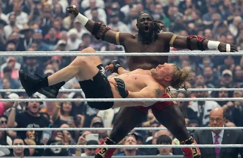 وسط دموع الجماهير.. خسارة مدوية تنهي مسيرة "الوحش" بروك ليسنر (فيديو)