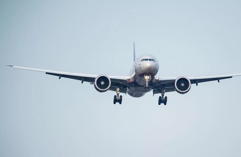 بعد الهجوم هبطت "البوينغ" فوق بحيرة متجمدة