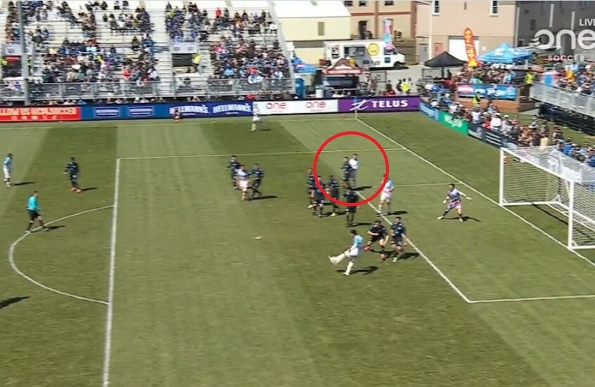 شاهد.. أول هدف بعد اعتماد قاعدة "فينغر"