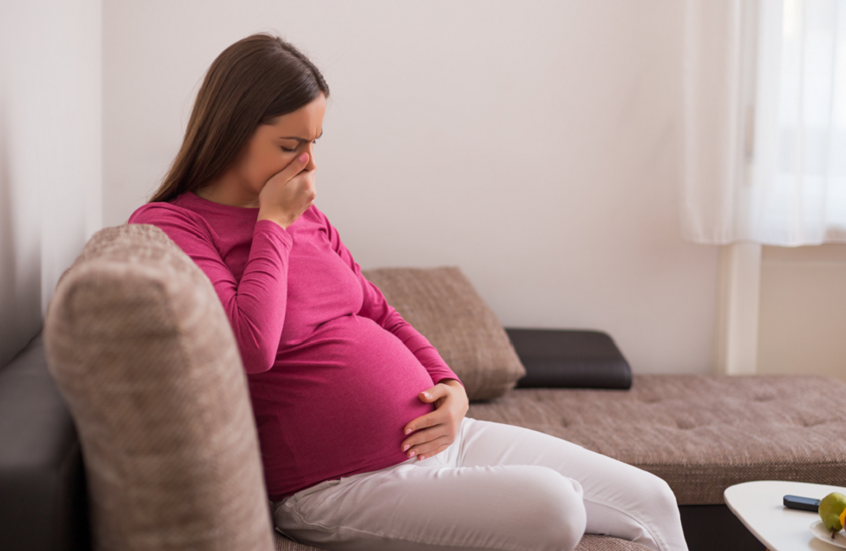 تحديد العامل الرئيسي وراء التقيؤ الشديد أثناء الحمل