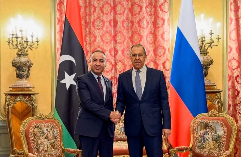 "ظننت أنني أتحدث بالروسية لا بالانكليزية".. لافروف يمازح الطاهر الباعور خلال محادثات في موسكو