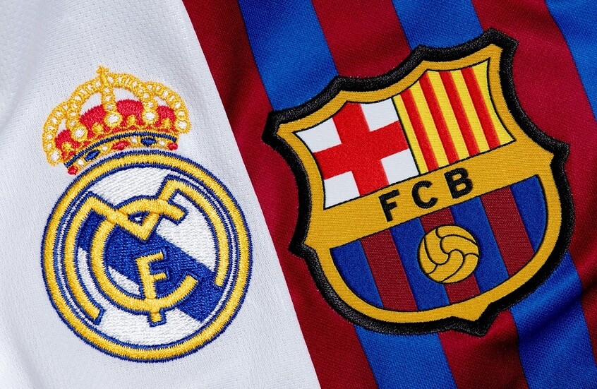 صورة مطربة تظهر على قميص برشلونة في "الكلاسيكو" ضد ريال مدريد