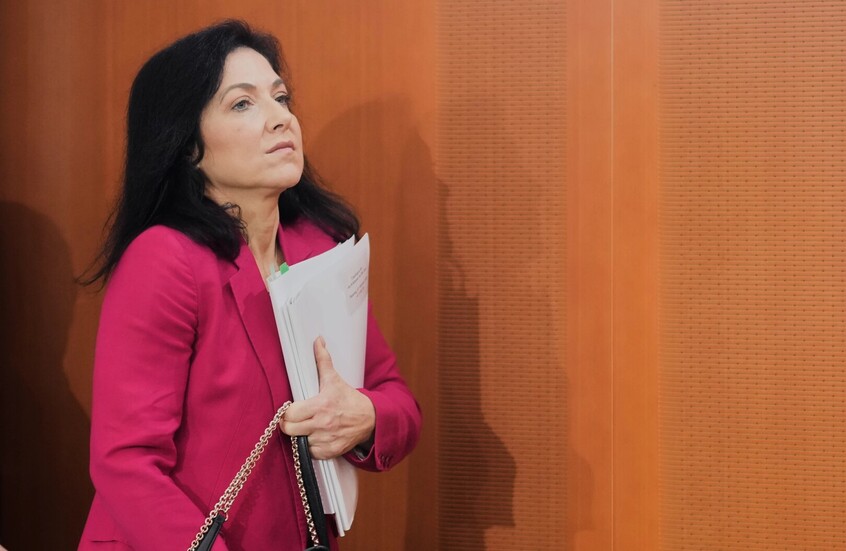 "لدينا كنز هائل تحسدنا عليه واشنطن".. وزيرة الاقتصاد الألمانية تحدد ركيزة مستقبل الصناعة في بلادها