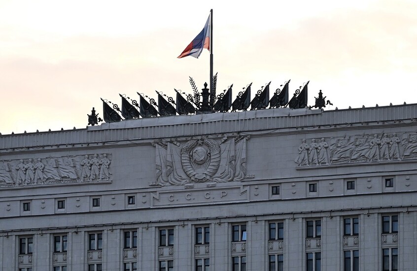الدفاع الروسية تفيد بعودة جيولوجي روسي وزميله الأوكراني إلى موسكو بعد إطلاق سراحهما في مالي