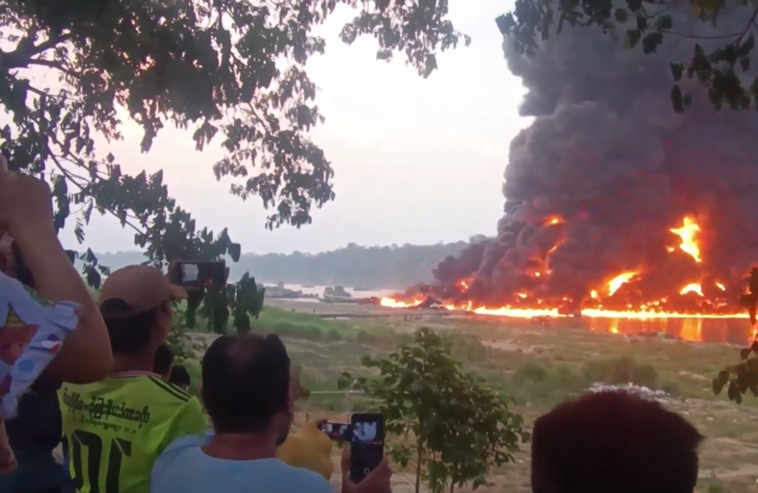 حريق هائل يندلع في ناقلات النفط بميناء ميانمار
