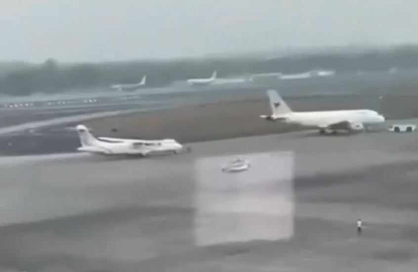 بسبب فرامل معطلة.. اصطدام طائرتين في مطار ميانمار