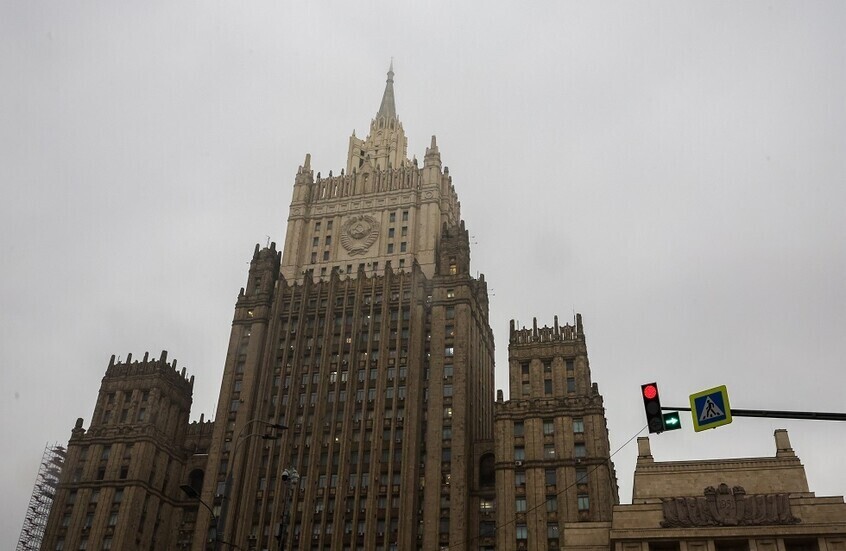 الخارجية الروسية: خطط باريس لزيادة عدد الرؤوس النووية لها طابع مزعزع للاستقرار