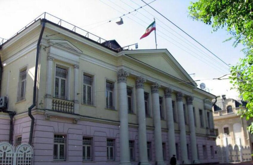 السفارة الإيرانية في موسكو تشارك منشورا ساخرا من زيارة جاي دي فانس إلى باكستان