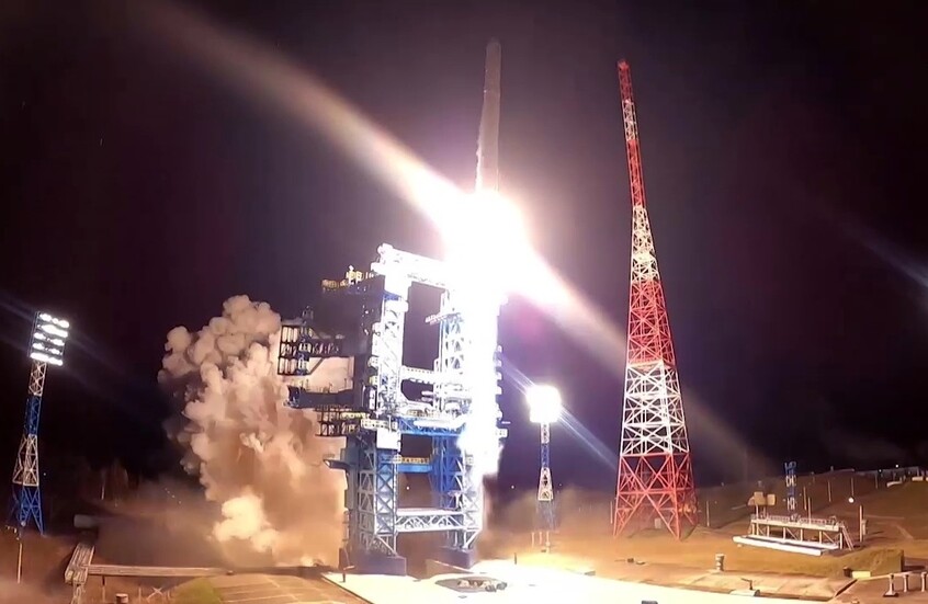 روسيا تطلق صاروخ "Angara-1.2" مع أقمار عسكرية إلى المدار