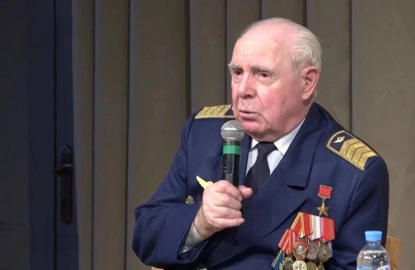 روسيا تودع بطلا أنقذ طائرة من الخاطفين قبل عقود