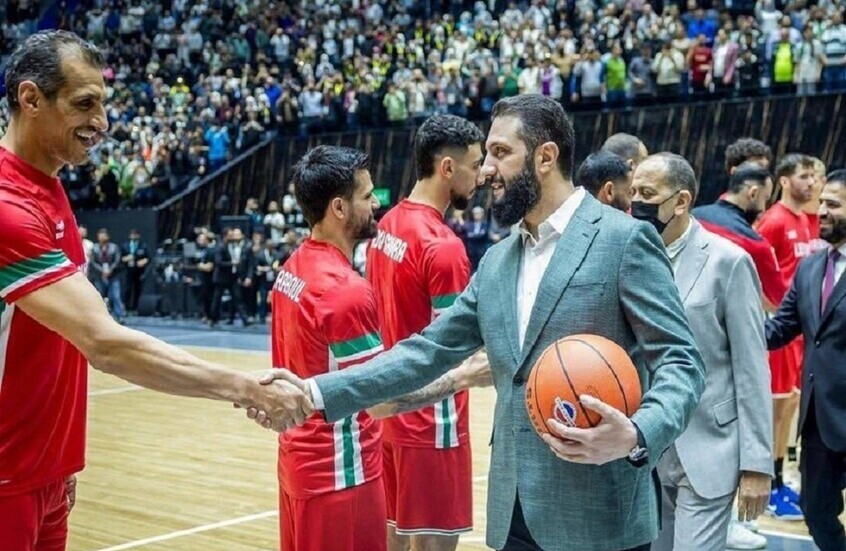 الشرع يعلق على "تجاوزات" في حفل افتتاح صالة رياضية بدمشق (فيديو)