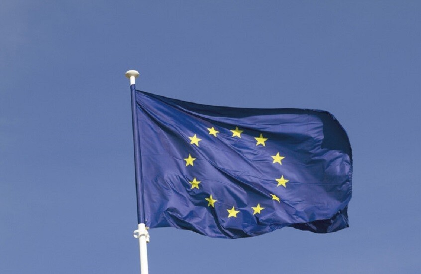 الاتحاد الأوروبي يفرض عقوبات على مدير متحف إرميتاج ومغني الراب تيماتي