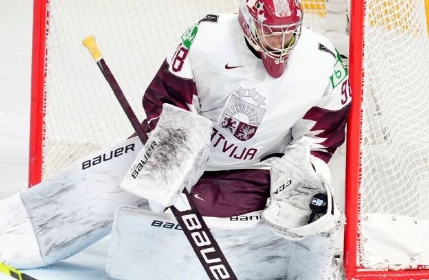 قرار صادم يهدد مستقبل حارس لاتفي سابق شارك في الدوري الروسي