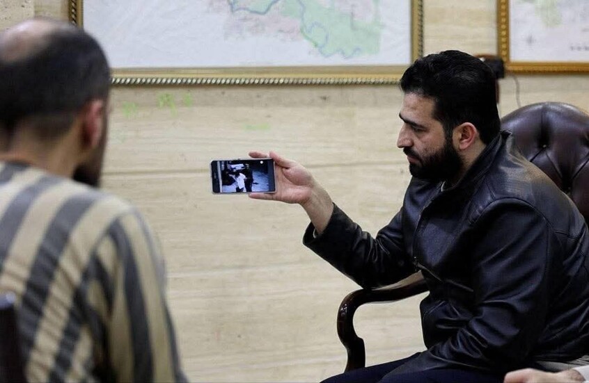 وزير الداخلية السوري يستجوب أمجد يوسف المتهم الأول بارتكاب مجزرة التضامن بدمشق (فيديو)