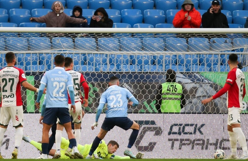 لوكوموتيف موسكو يتعرض لهزيمة مفاجئة في سمارا (فيديو)