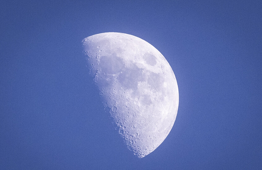 شركات فضاء عالمية: البشر سيعيشون ويعملون على سطح القمر بحلول العقد القادم