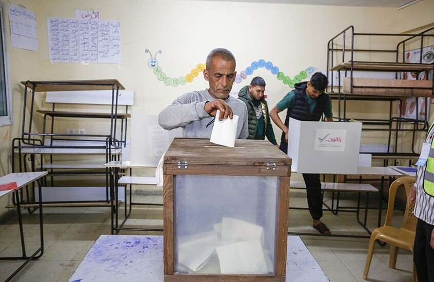 حركة فتح تفوز في الانتخابات البلدية بالضفة وتتفوق على قائمة محسوبة على حماس في دير البلح بغزة