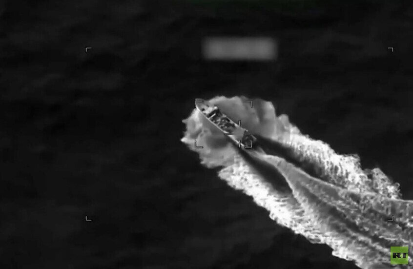 القوات الأمريكية تدمر قارب مهربي المخدرات في شرق المحيط الهادئ