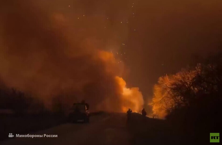 الدفاع الروسية تنشر مشاهد لقصف مواقع تابعة لقوات كييف براجمة "TOS-1A"