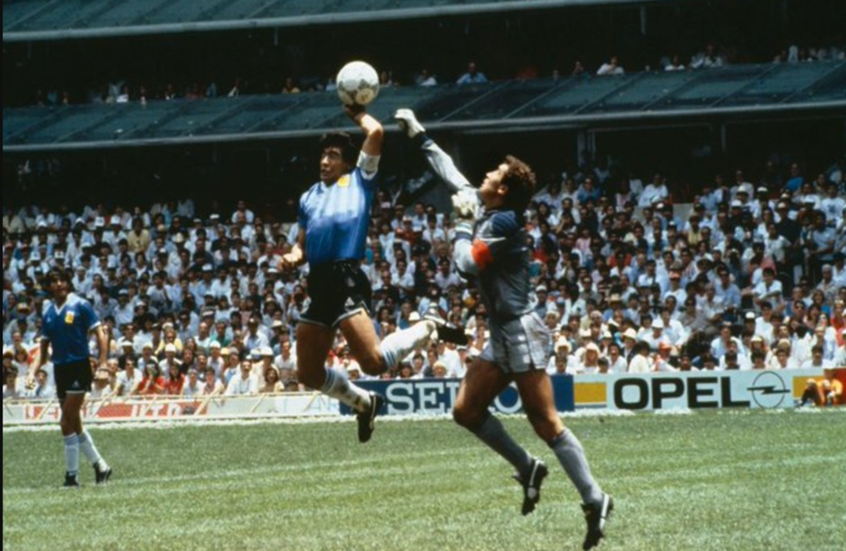 "يد الرب" و"هدف القرن".. قصة أشهر هدفين في تاريخ كأس العالم