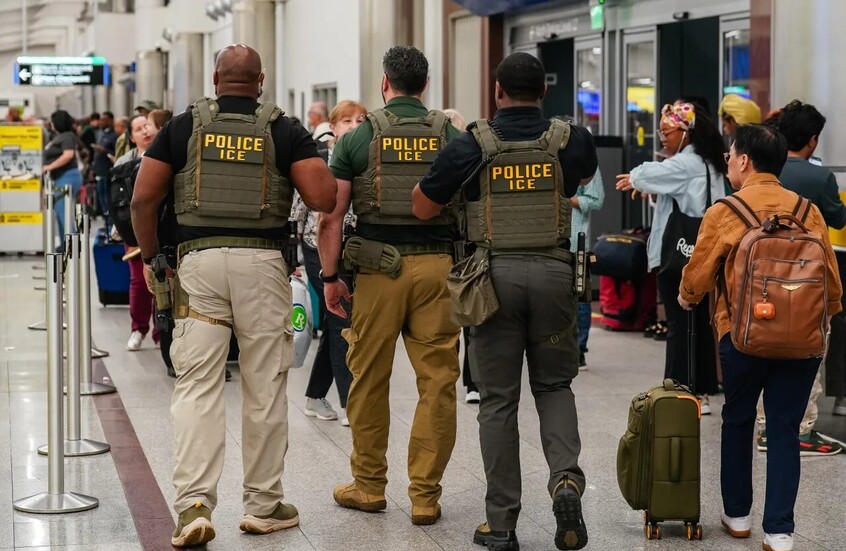 من "آيس" إلى "نايس".. ترامب يؤيد تغيير اسم وكالة الهجرة والجمارك المثيرة للجدل