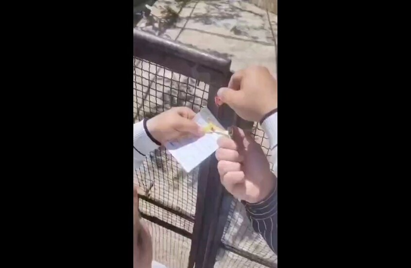 سوريا.. تشميع منزل المتهم الرئيسي بمجزرة حي التضامن في قريته (فيديو)