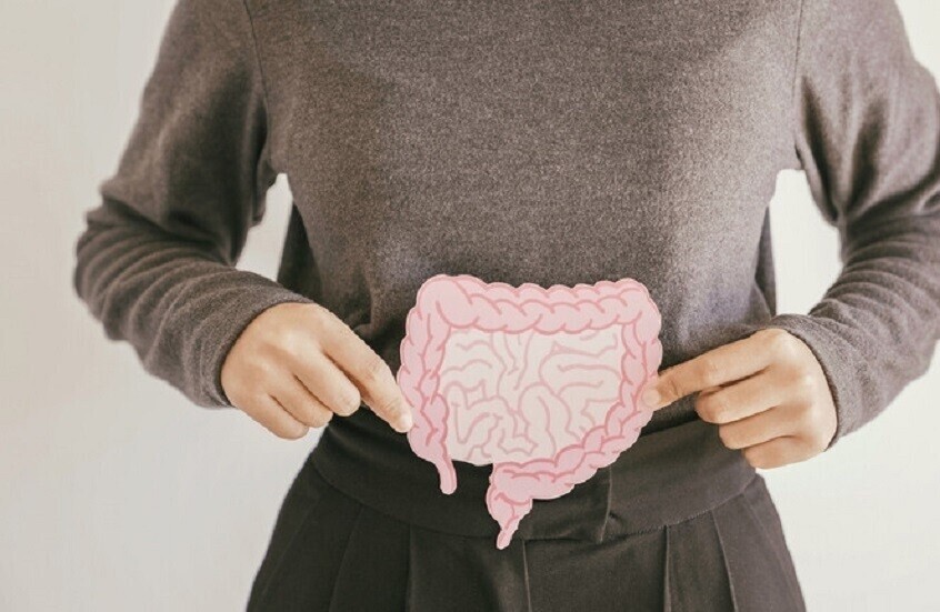 سر الظهور أصغر بعشر سنوات