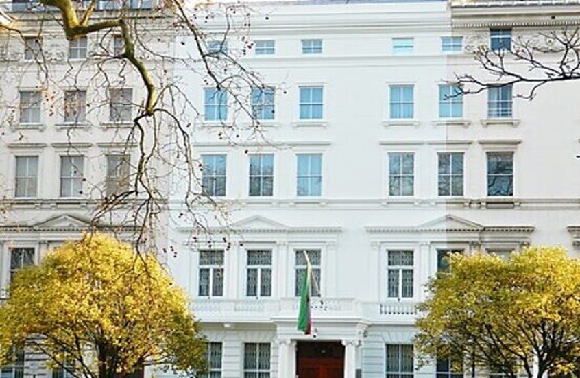 لندن تستدعي السفير الإيراني بعد منشور يدعو إلى "التضحية بالأرواح"