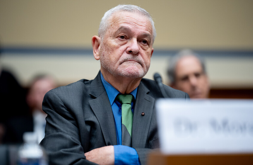 فضيحة أمريكية.. اتهام مستشار سابق لفاوتشي بإخفاء الاتصالات المتعلقة بأبحاث "كوفيد-19"