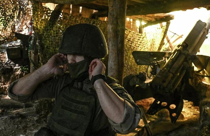 رئيس هيئة الأركان الأمريكية: النزاع الأوكراني مكن روسيا من "إعادة هيكلة وتحديث" قواتها القتالية