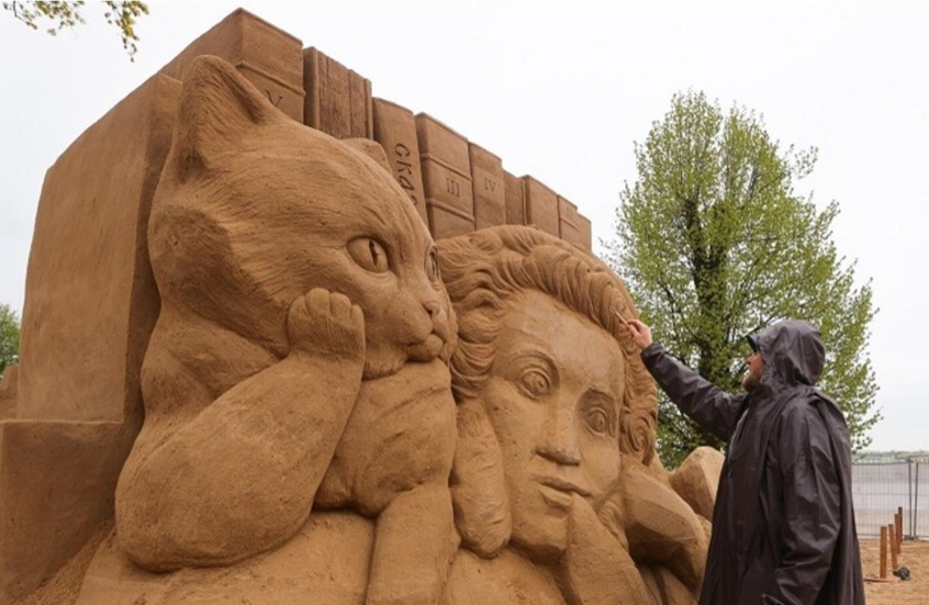 بطرسبورغ تستضيف مهرجان النحت على الرمال الثاني والعشرين تحت شعار "بهجة الإبداع"