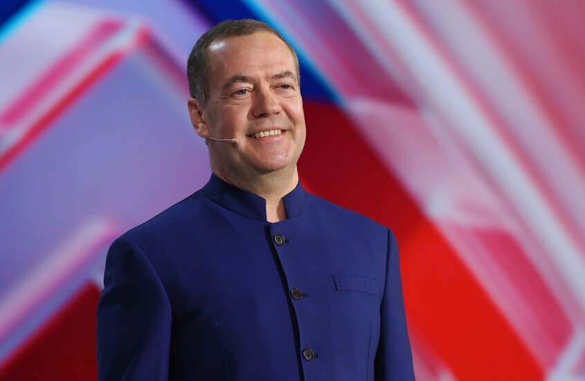 لا أثق به ثقة عمياء.. مدفيديف يتحدث عن التحدي الأكبر في مواجهة الذكاء الاصطناعي