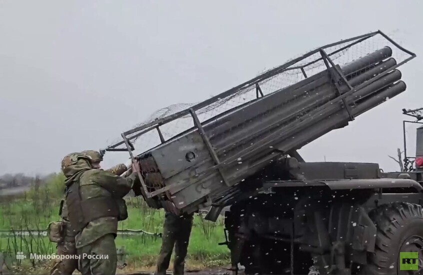 جمهورية دونيتسك.. راجمة الصواريخ الروسية "غراد" تستهدف مواقع أوكرانية
