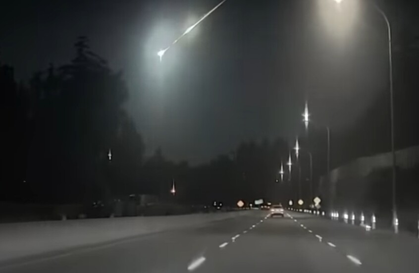 نيزك يسقط من السماء يرعب بعض سكان كندا (فيديو)