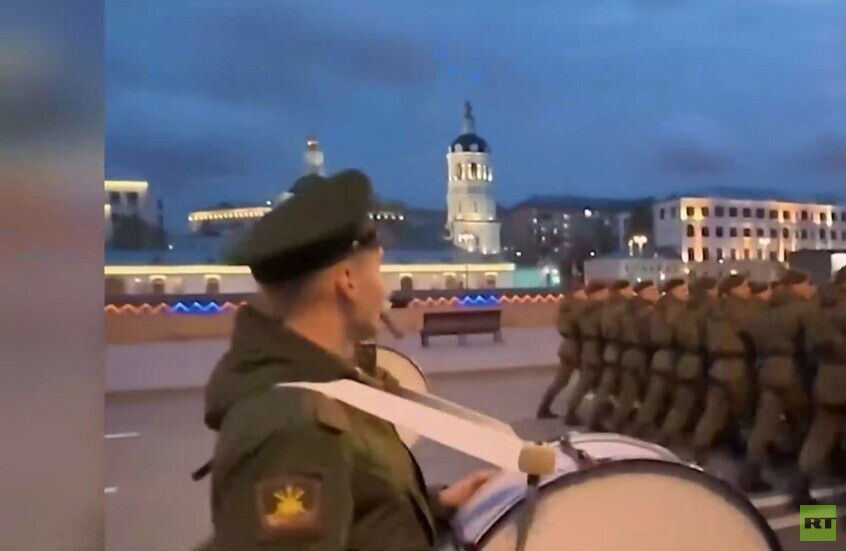 روسيا.. تدريبات عسكرية ضخمة استعدادا لعرض عيد النصر في موسكو