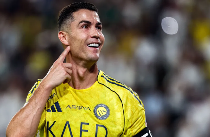 "لدي 5 ألقاب".. تداول فيديو يظهر إشارة وجهها رونالدو لجماهير الأهلي السعودي بعد استفزازه