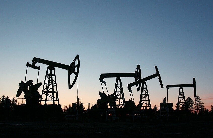 الولايات المتحدة تسعى لسحب نحو 92.5 مليون برميل من احتياطي النفط الاستراتيجي لتهدئة أسواق النفط