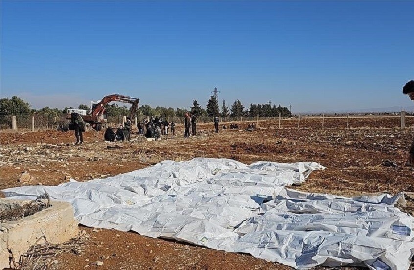 سوريا.. العثور على مقبرة جماعية تضم رفات 55 ضحية بينهم نساء وأطفال في ريف حلب