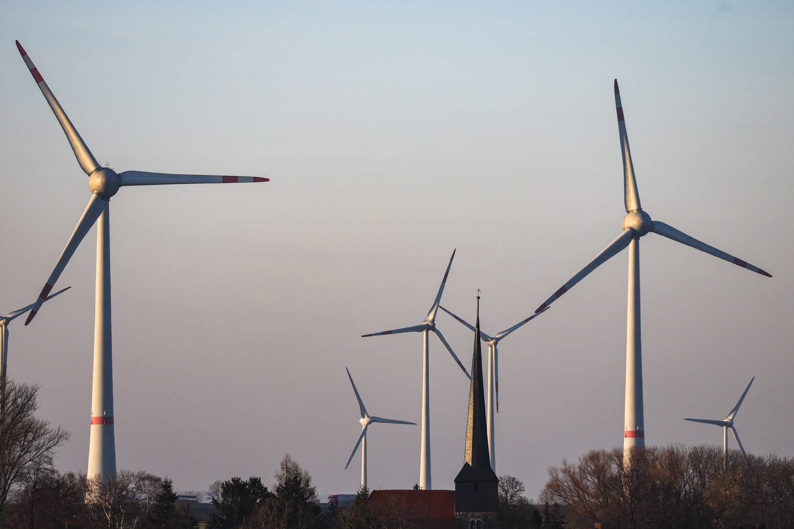 ألمانيا تعتمد على الطاقة المتجددة لتلبية الطلب على الكهرباء