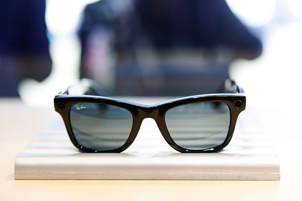 تتأقلم مع شكل الوجه!.. "ميتا" تطلق نظارات ذكية لمستخدمي النظارات الطبية