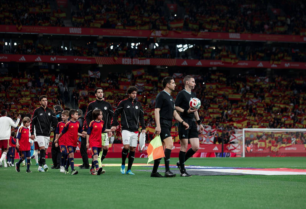 أول تعليق للاتحاد المصري على إطلاق الجماهير الإسبانية صافرات استهجان ضد النشيد المصري