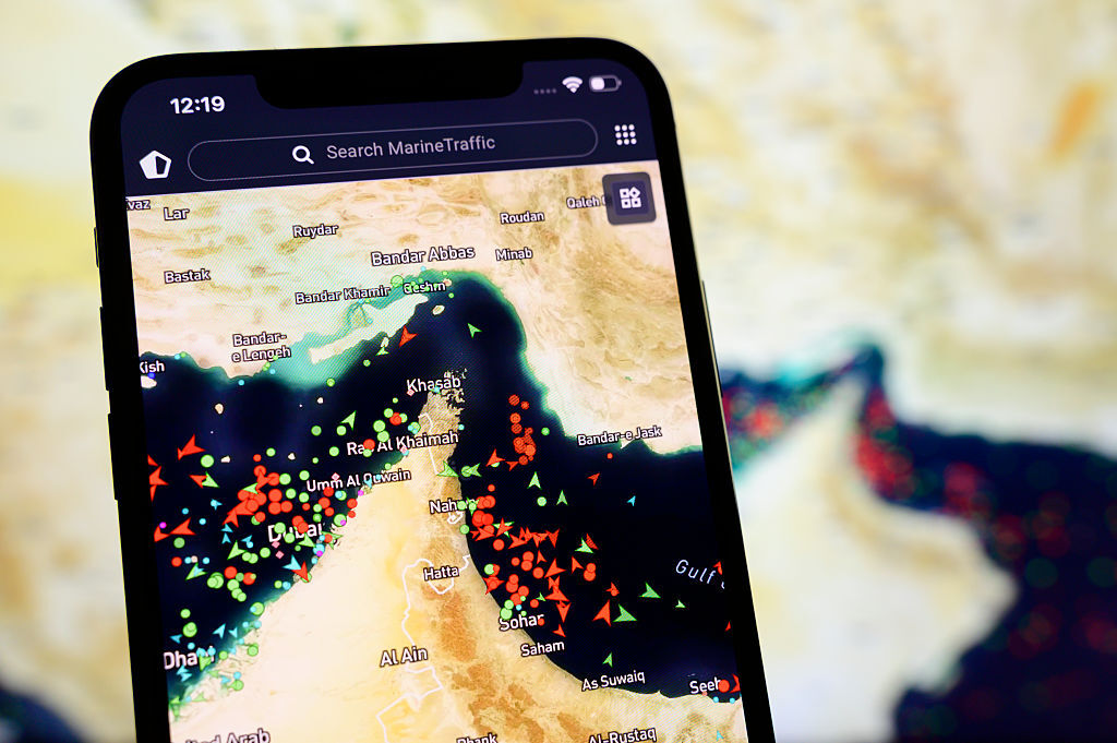 أكثر من 30 دولة تجتمع للضغط من أجل إعادة فتح مضيق هرمز