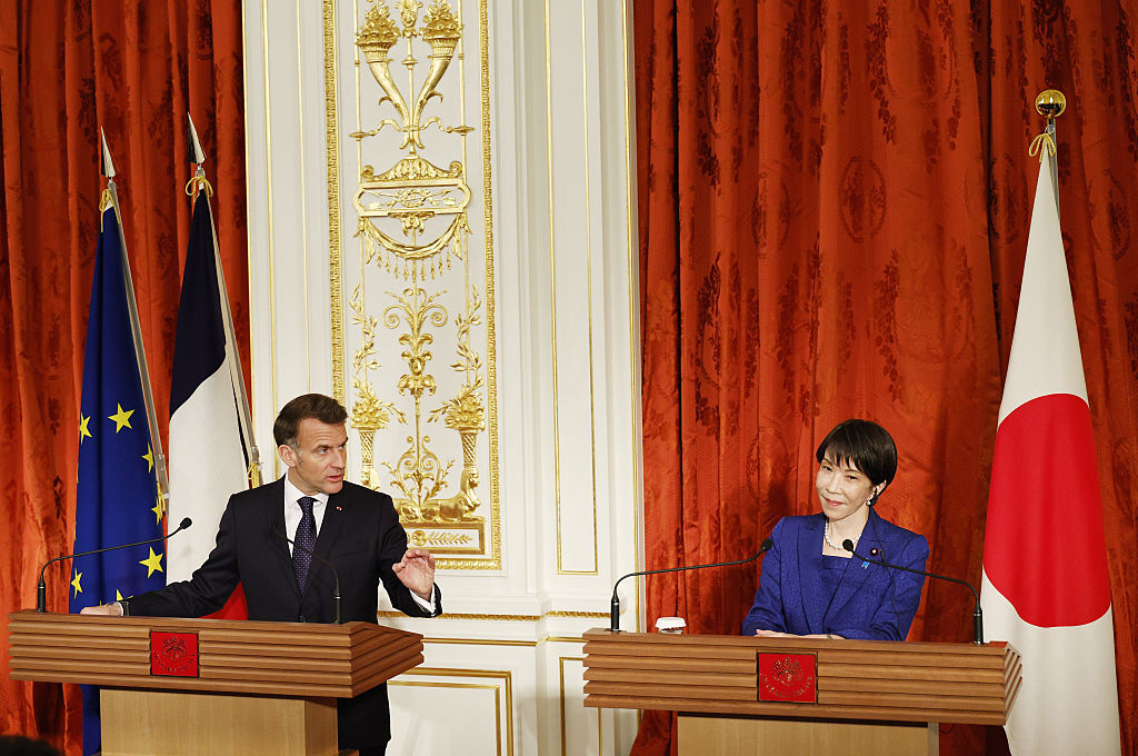 ماكرون استخدام القوة لفتح مضيق هرمز  "غير واقعية"