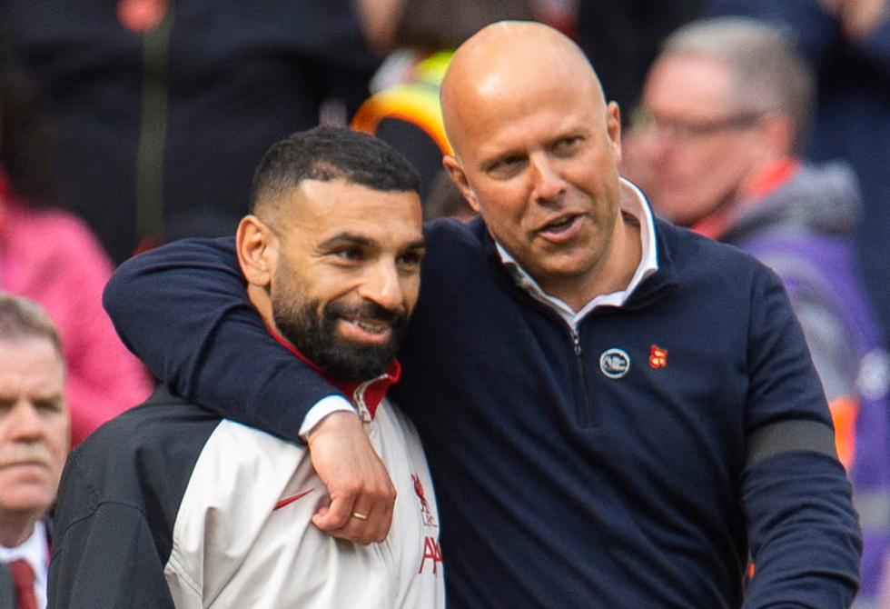 سلوت يصف صلاح بكلمة واحدة بعد إعلان رحيله عن ليفربول